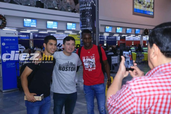 FOTOS: Rigoberto Rivas imponiendo moda y Alberth Elis dando un 'jalón”