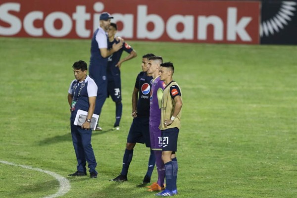 NO SE VIO EN TV: El drama de los jugadores de Motagua y la inolvidable pancarta en gradería