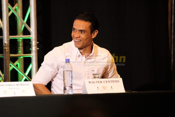 ¡De Lujo! Los ticos tuvieron un recibimiento espectacular para Ronaldinho