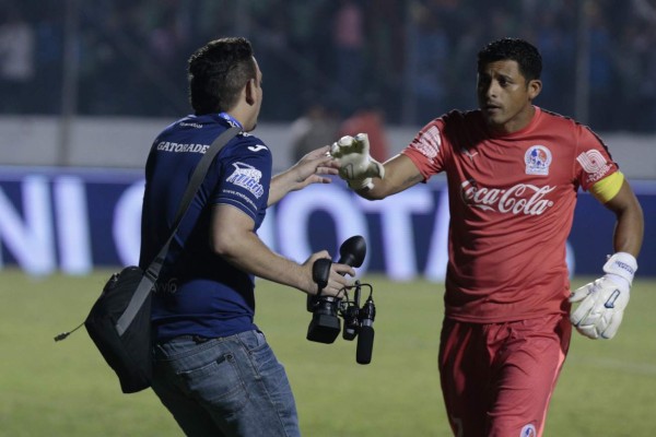 Las imágenes que no se vieron por la TV del Motagua-Olimpia