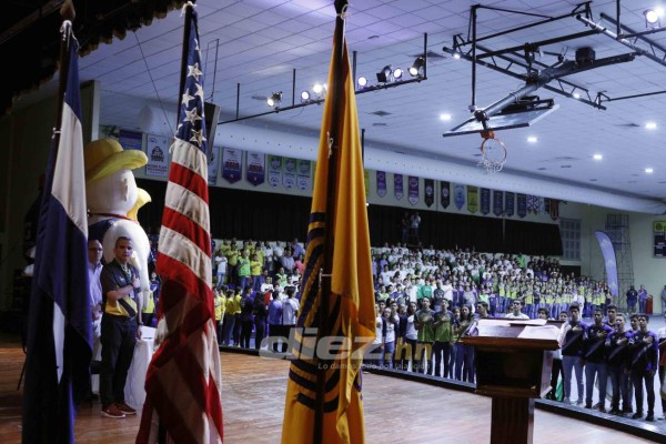 Las personalidades que apoyan a sus hijos en el torneo nacional de baloncesto en San Pedro Sula