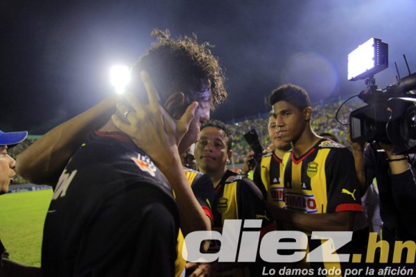 Inolvidable despedida de un ídolo Carlos Pavón