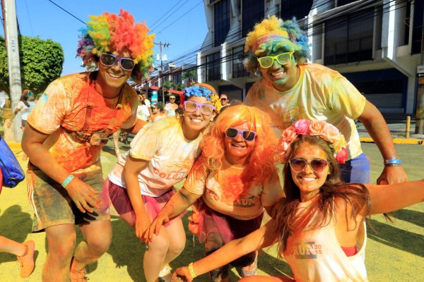 Las mejores imágenes del Color Run en Tegucigalpa