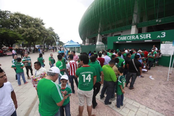 Ambiente Honduras vrs México en partido amistoso
