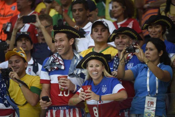 Ambiente en el estadio Arena Fonte Nova en la ronda de 16 partido de fútbol entre Bélgica y EE.UU.