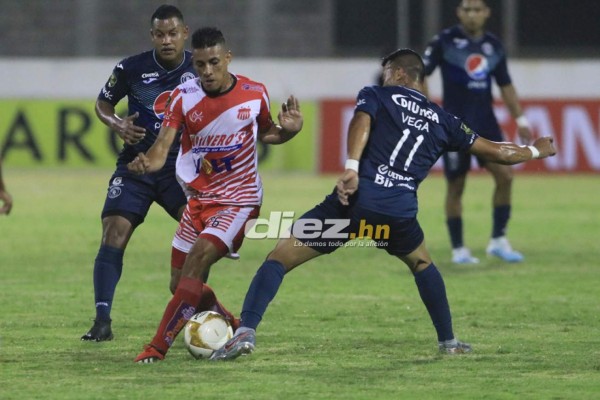 Con cinco fichajes: El 11 de gala que presentaría Vida en el torneo Clausura 2020