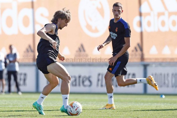 '¿Eres tú?': Hazard genera expectativa por su peso y los cracks que volvieron al nuevo entrenamiento del Real Madrid