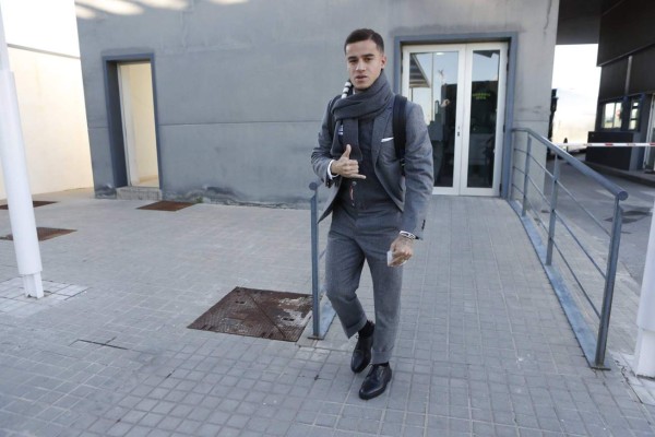 ¡Que elegancia! Así fue la llegada del Barcelona a Holanda para su partido ante PSV