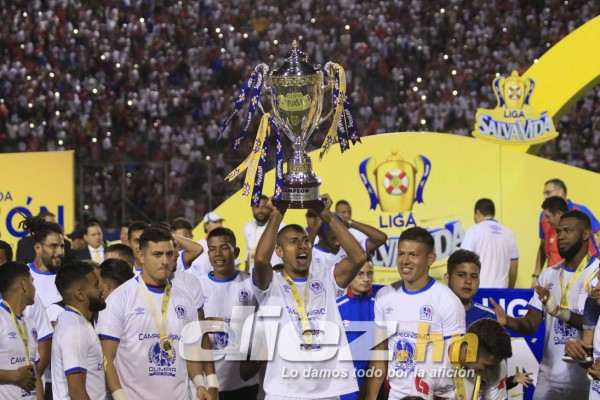 'Patón' Mejía se ''quiebra'', tristeza de Héctor Vargas y la locura de la Ultra Fiel