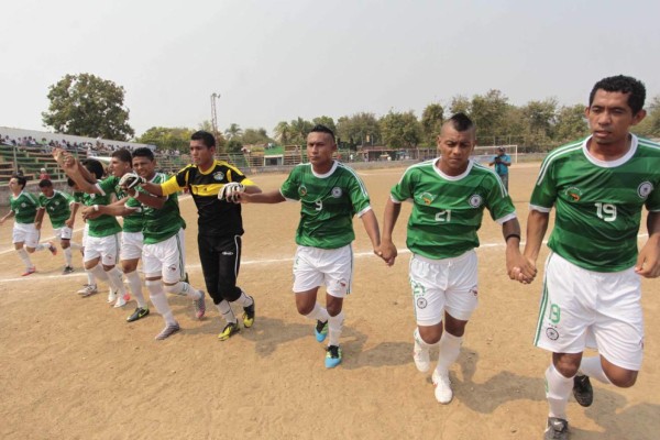 Barcelona, Milan, Juventus... Clubes hondureños que han improvisado con uniformes de otros equipos