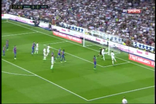 El grave error en defensa del Barcelona en el gol de Casemiro