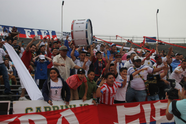 Real España y Olimpia igualaron 1-1 en el estadio Tad Gormley de New Orleans