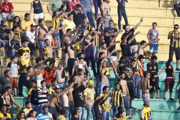 Los 10 tipos de aficionados que van a un estadio de fútbol