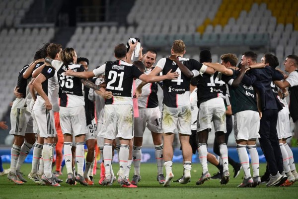 Cristiano en calzoncillos: la locura de la Juventus luego de quedarse con el título de la Serie A