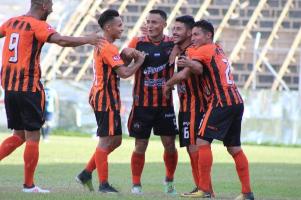 Esto son los grandes equipos que han descendido en Centroamérica