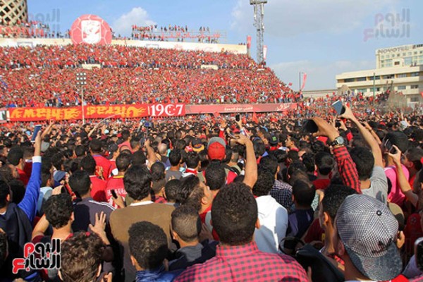 La invasión de cancha más espectacular de la historia del fútbol africano