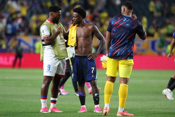 Borraron a Neymar, el haitiano que se llevó la camisa de Vinicius y gesto con Endrick