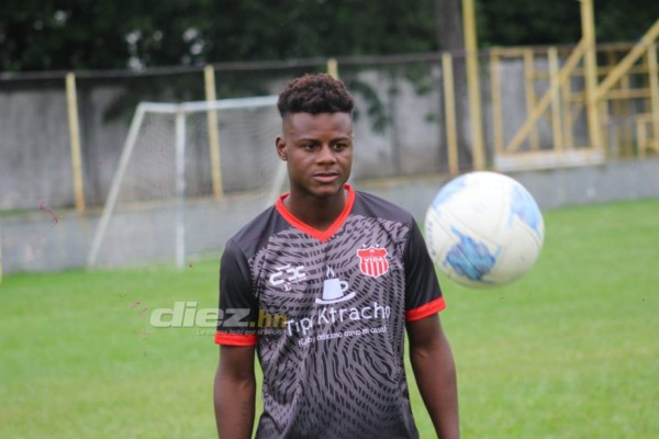 Carlos 'Pupita' Güity se convierte en nuevo jugador del Vida tras convencer a 'Primitivo' Maradiaga