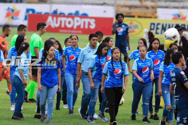 No se vio por TV: Enojo de Troglio, tristeza del Real España y las invitadas de lujo del Motagua