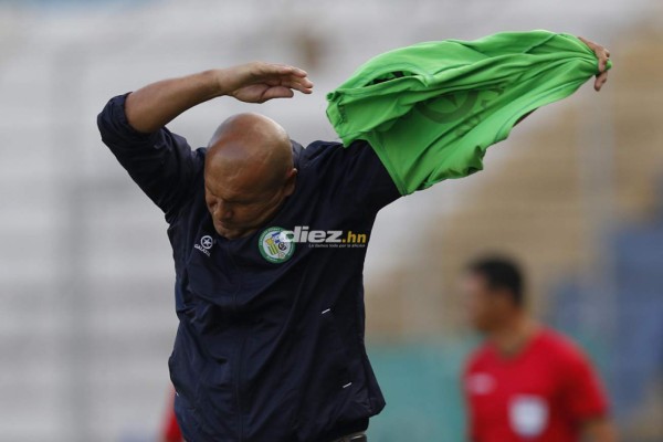 No viste en TV: Increíble parecido y la rabieta de Wilmer Cruz en el Nacional