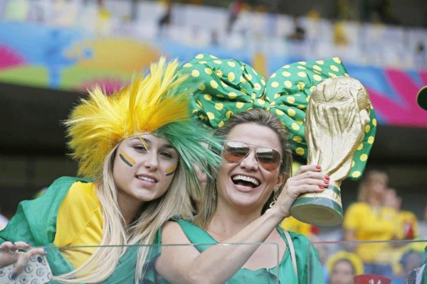 La fiesta en las tribunas en la semifinal Brasil vs Alemania