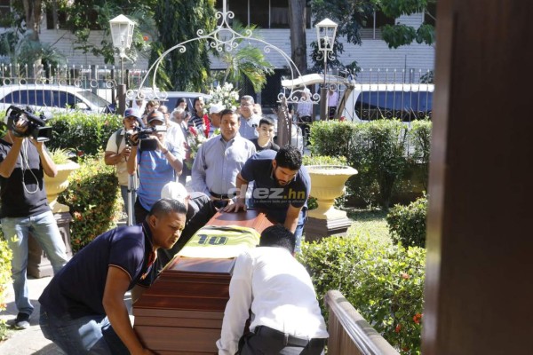 El doloroso y último adiós a Hernán García rodeado de familia, amigos y gente de fútbol