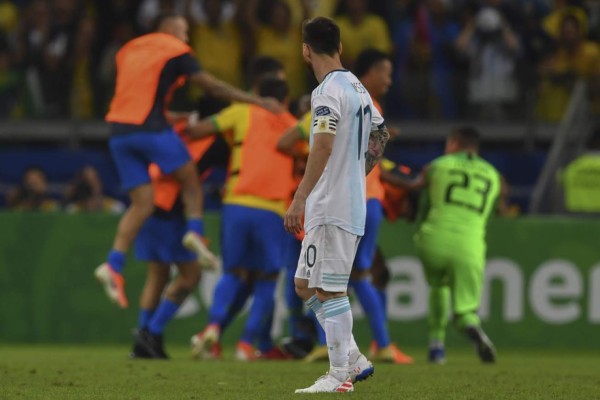 Dramático: Las dolorosas imágenes de Messi y jugadores de Argentina tras ser eliminados por Brasil en Copa América