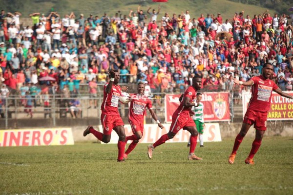 Las imágenes imperdibles del título de Real Sociedad en la Liga de Ascenso