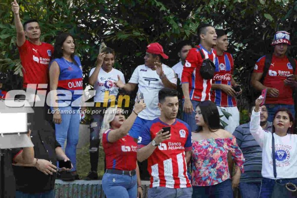 Barra del Olimpia llegó a motivar al plantel previo al juego ante Saprissa