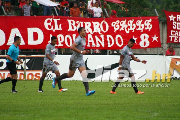 Las curiosas imágenes que dejó el Real Sociedad-Real España en Tocoa