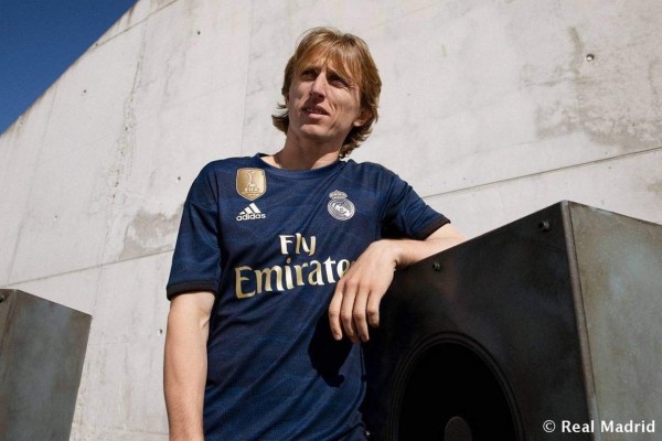 ¡De lujo! Real Madrid presenta su segunda equipación para la temporada 2019-20
