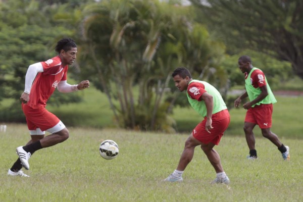 FOTOS: Costly se prepara al máximo para debut con Olimpia
