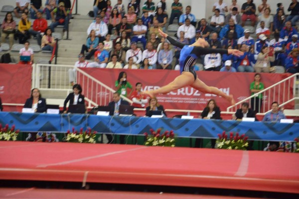 Kaisa Chirinos, la gimnasta nacida en Miami que busca representar a Honduras en Río 2016