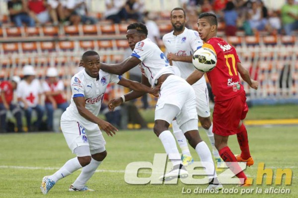 Ante poco público se jugó en Tegucigalpa el clásico moderno entre Olimpia y Real España