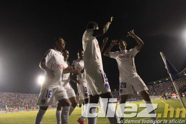 Olimpia venció al Portland 3-1 y clasifica a cuartos