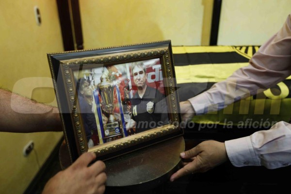 Así es el velatorio de Mario Verdial en San Pedro Sula