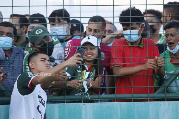 Futbolista sale mareado y vomitando, un portero improvisado y Omar Rosas con su espectacular festejo