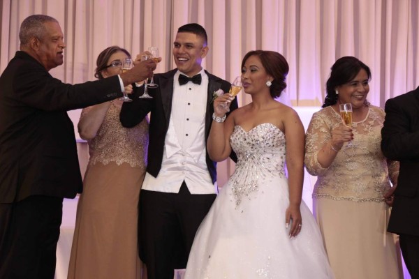 Ex futbolista Roy Posas contrae matrimonio en Tegucigalpa