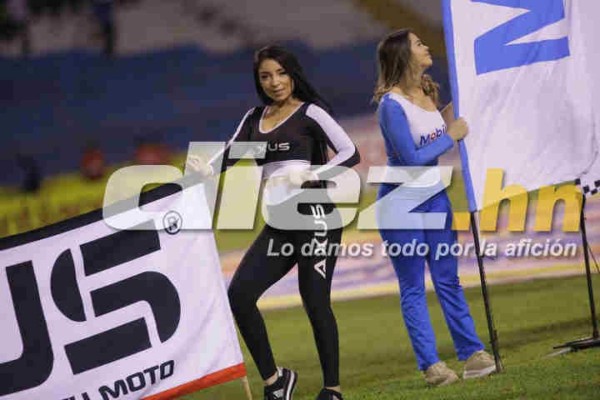 ¡Mamitas! La semifinal entre Real España y Olimpia se llenó de chicas lindas