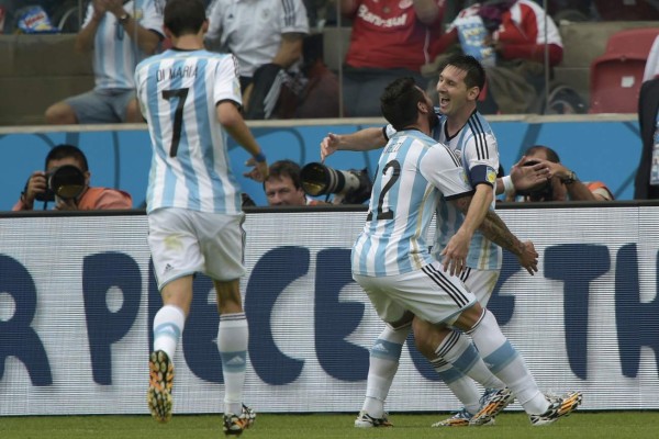 Argentina venció a Nigeria por 3 a 2 con dos goles de Lionel Messi