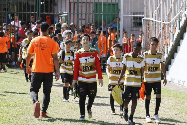 El Súper Draft sigue con la evaluaciones de prospectos en Puerto Cortés, Honduras