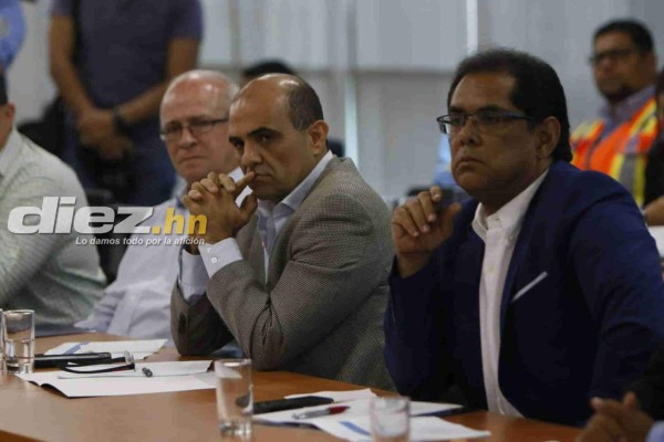 FOTOS: Así fue la reunión entre Fenafuth, Liga Nacional, policía y presidente por el tema de violencia