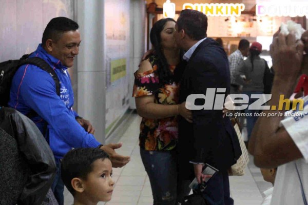 ¡Besos, abrazos y fotos! Así fue la salida de Honduras rumbo a Chile
