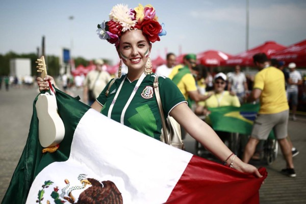 COLOR: El hombre araña y las chicas lindas de México y Brasil acaparan las miradas