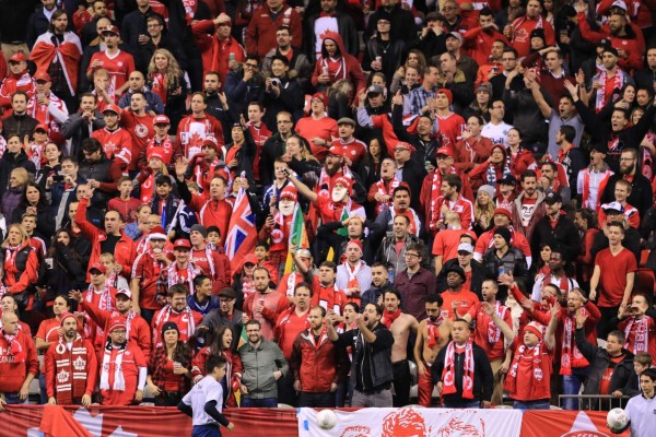 EN FOTOS: Noche para el olvido de Honduras en Vancouver