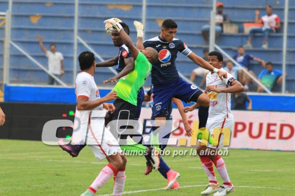 NO SE VIO POR TV: ¿Pinto viendo a Costly? Las fotos más curiosas en Honduras