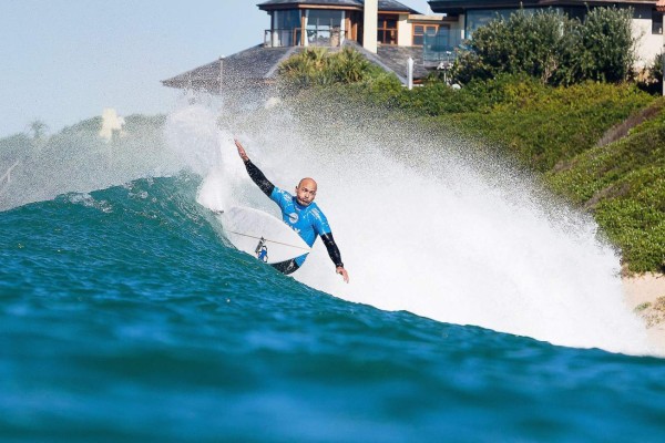 ASÍ FUE EL ATAQUE DE UN TIBURÓN EN PLENO TORNEO DE SURF EN SUDÁFRICA