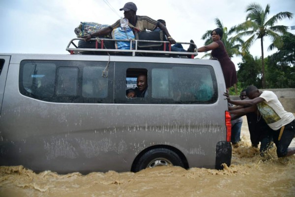 Las imágenes más impactantes del paso del Huracán Matthew por el Caribe