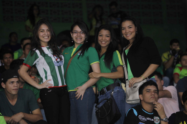 Imágenes de ambiente del Clásico Sampedrano Real España vs Marathón