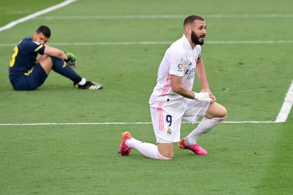 Júbilo y tristeza: El enorme gesto de Luis Suárez y la triste imagen de Benzema tras la coronación del Atlético